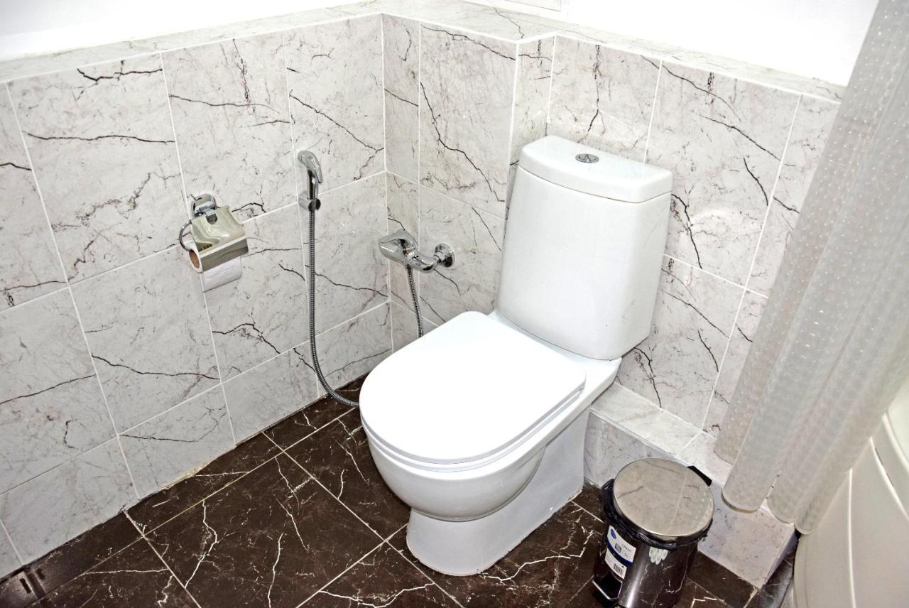 Halal-Apartamenty Рядом Трц Megaalma-Ata Esterno foto